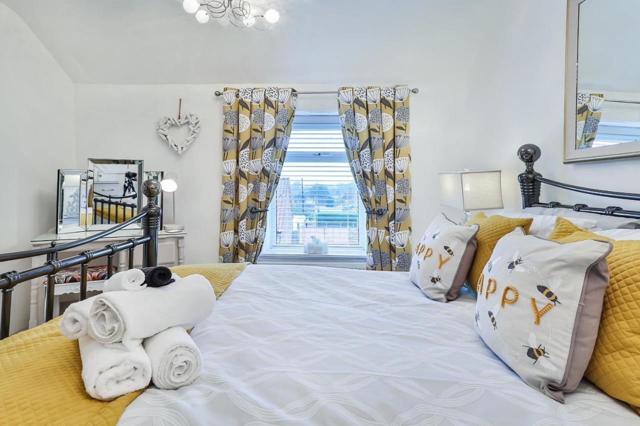 Finest Retreats - Bumblebee Cottage Pickering Extérieur photo